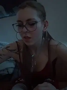 Lina-420 online show from May 24, 2026, 7:41 pm
