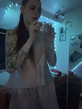 Lina-420 online show from May 29, 2026, 8:07 pm