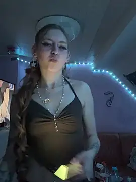 Lina-420 online show from June 14, 2026, 7:27 pm