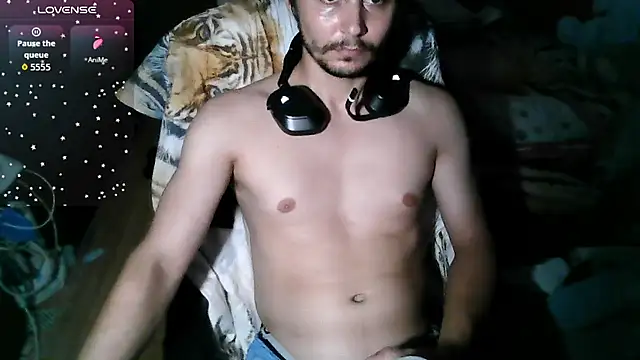 Snapshot of David_storm chatting on July 18, 2026, 6:01 pm David storm online show from July 18, 2026, 6:01 pm
