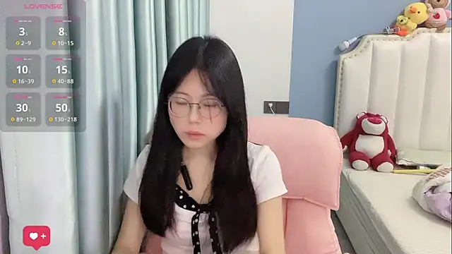 Snapshot of Luna-666 chatting on June 12, 2026, 1:54 pm Luna-666 online show from June 12, 2026, 1:54 pm