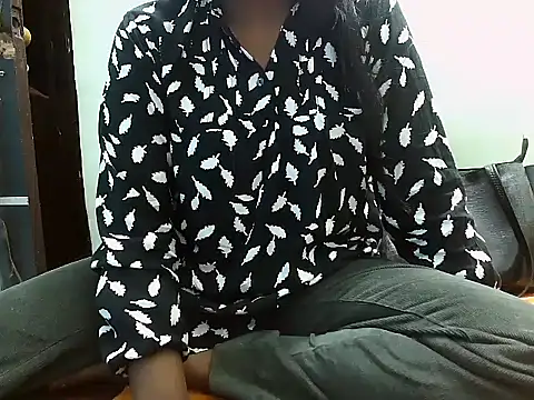 Snapshot of rehana_love chatting on May 17, 2026, 4:54 am rehana love online show from May 17, 2026, 4:54 am