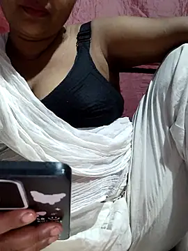 Snapshot of Gulapi_N chatting on June 3, 2026, 2:33 pm Gulapi N online show from June 3, 2026, 2:33 pm