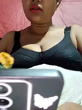 Snapshot of Gulapi_N chatting on June 8, 2026, 1:44 pm Gulapi N online show from June 8, 2026, 1:44 pm