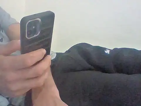 Snapshot of aminwahch chatting on May 3, 2026, 12:22 pm aminwahch online show from May 3, 2026, 12:22 pm