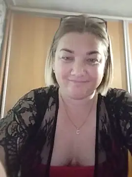 Snapshot of MiyaOlliver chatting on May 30, 2026, 9:50 am MiyaOlliver online show from May 30, 2026, 9:50 am