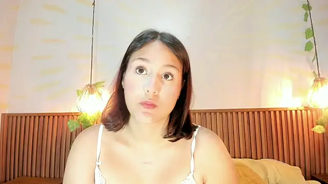 Snapshot of AmelieCooper chatting on May 23, 2026, 7:40 pm AmelieCooper online show from May 23, 2026, 7:40 pm