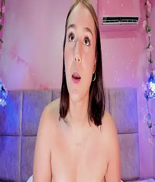 Snapshot of AmelieCooper chatting on June 18, 2026, 7:51 pm AmelieCooper online show from June 18, 2026, 7:51 pm