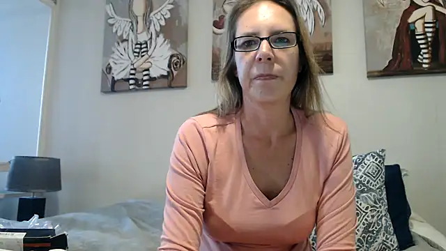 Snapshot of blondiesin50 chatting on May 24, 2026, 1:38 pm blondiesin50 online show from May 24, 2026, 1:38 pm