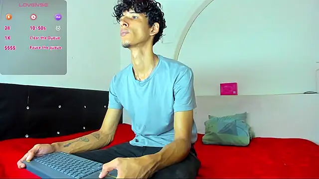 Snapshot of liammendoza98 chatting on May 22, 2026, 12:11 pm liammendoza98 online show from May 22, 2026, 12:11 pm