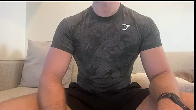 Snapshot of gymshrk chatting on August 4, 2026, 3:58 pm gymshrk online show from August 4, 2026, 3:58 pm