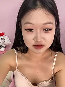 sweetld-02 online show from May 4, 2026, 1:07 pm