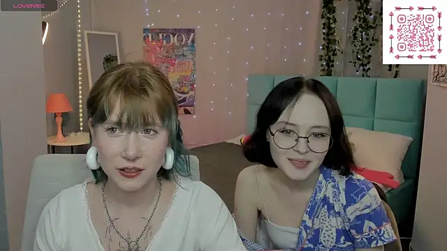 Snapshot of Lilac-Muse chatting on May 14, 2026, 11:50 am Lilac-Muse online show from May 14, 2026, 11:50 am