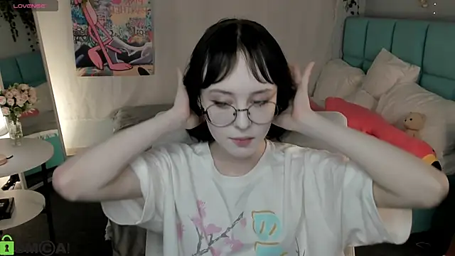Lilac-Muse online show from July 10, 2026, 11:13 am