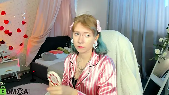Snapshot of Elira_Vane chatting on June 3, 2026, 2:47 am Elira Vane online show from June 3, 2026, 2:47 am