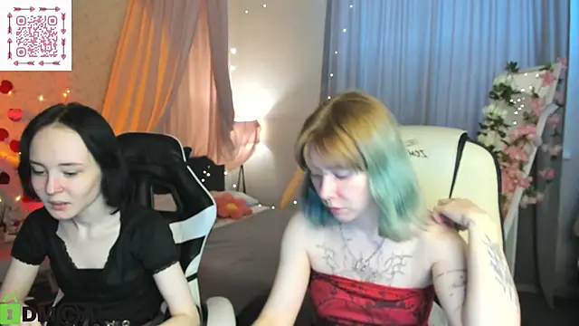 Snapshot of Elira_Vane chatting on June 5, 2026, 3:02 am Elira Vane online show from June 5, 2026, 3:02 am