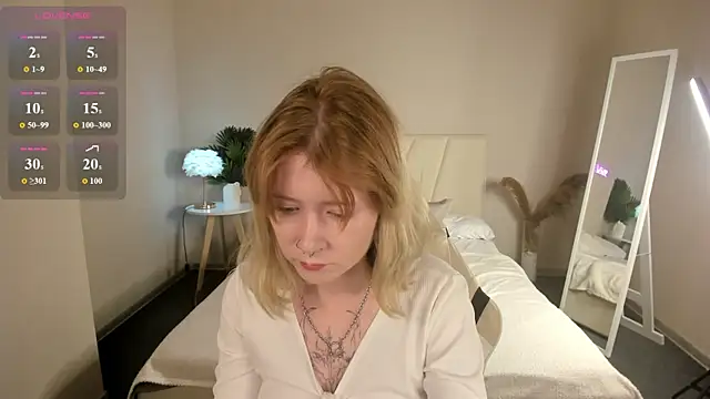Snapshot of Elira_Vane chatting on July 22, 2026, 1:30 am Elira Vane online show from July 22, 2026, 1:30 am