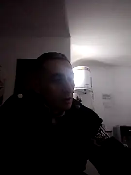 Snapshot of Alejandro83bsf chatting on June 8, 2026, 4:13 am Alejandro83bsf online show from June 8, 2026, 4:13 am