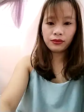 Snapshot of -Natina- chatting on May 1, 2026, 12:15 am -Natina- online show from May 1, 2026, 12:15 am