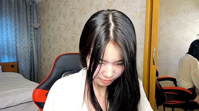 Akiba cute online show from May 19, 2026, 12:22 pm