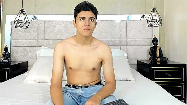 JacksonDunss online show from May 12, 2026, 3:58 am