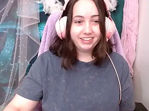 Snapshot of LavenderGreyTarot chatting on May 28, 2026, 2:42 am LavenderGreyTarot online show from May 28, 2026, 2:42 am