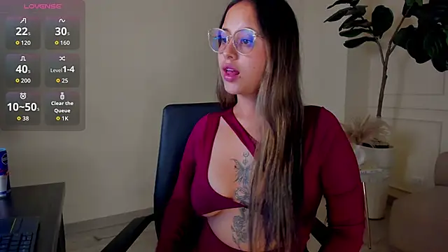 Snapshot of MayaLee_ chatting on June 13, 2026, 3:15 am MayaLee online show from June 13, 2026, 3:15 am
