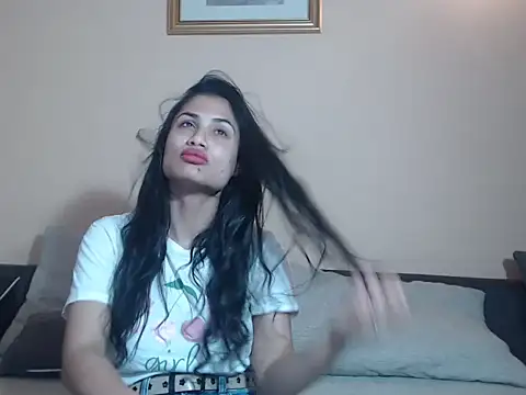 Snapshot of rebecka_sweet chatting on May 14, 2026, 5:20 pm rebecka sweet online show from May 14, 2026, 5:20 pm