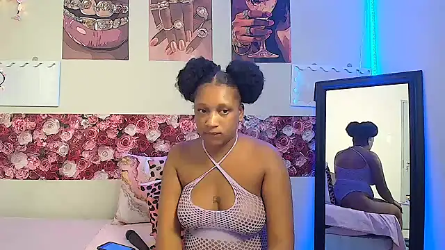 Snapshot of EnchantingLisa chatting on May 26, 2026, 5:36 am EnchantingLisa online show from May 26, 2026, 5:36 am