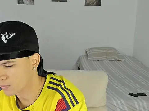 Snapshot of sant_wahlberg chatting on May 3, 2026, 10:27 pm sant wahlberg online show from May 3, 2026, 10:27 pm