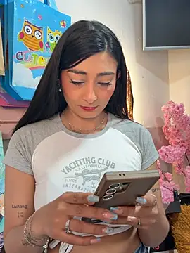 IsabellaMariet online show from July 28, 2026, 4:39 pm