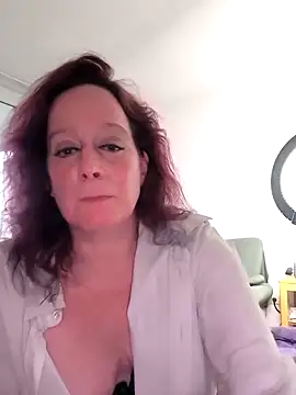 Jazz Rose online show from May 7, 2026, 6:35 pm