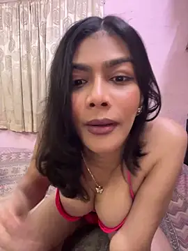 Snapshot of Mayra_xx chatting on May 7, 2026, 6:35 pm Mayra xx online show from May 7, 2026, 6:35 pm
