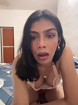 Snapshot of Mayra_xx chatting on June 2, 2026, 6:32 pm Mayra xx online show from June 2, 2026, 6:32 pm
