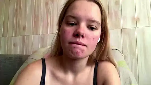 Snapshot of Malinwitch chatting on August 8, 2026, 5:31 am Malinwitch online show from August 8, 2026, 5:31 am