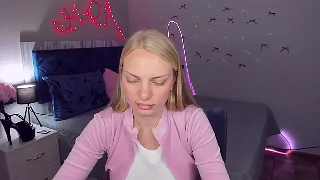 NancyGlamour online show from May 28, 2026, 10:34 am