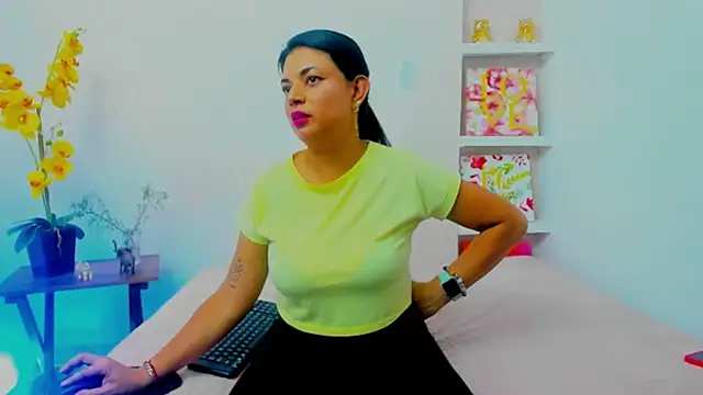 ChloeSmith9 online show from June 9, 2026, 9:59 pm
