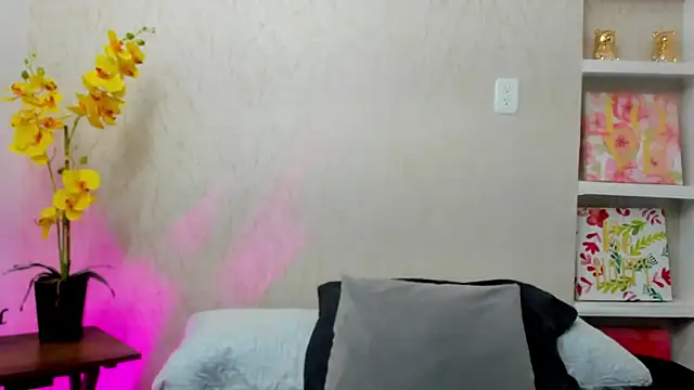 ChloeSmith9 online show from July 29, 2026, 6:50 pm