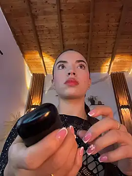 catalina lafer online show from May 13, 2026, 12:13 pm
