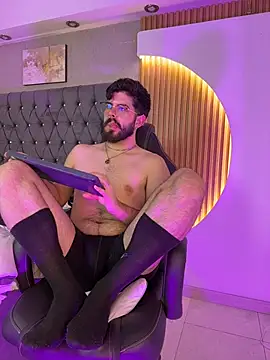 DomBoy  online show from May 27, 2026, 1:57 am