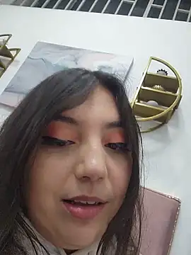 Snapshot of RoxanneDiaz chatting on June 11, 2026, 2:53 am RoxanneDiaz online show from June 11, 2026, 2:53 am