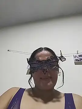 Snapshot of Bella_Morena27 chatting on May 27, 2026, 1:57 am Bella Morena27 online show from May 27, 2026, 1:57 am