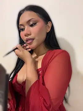 Snapshot of MaddyRossx chatting on May 29, 2026, 6:11 am MaddyRossx online show from May 29, 2026, 6:11 am