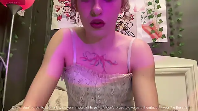 Snapshot of Miss_Amy00 chatting on July 4, 2026, 12:06 am Miss Amy00 online show from July 4, 2026, 12:06 am