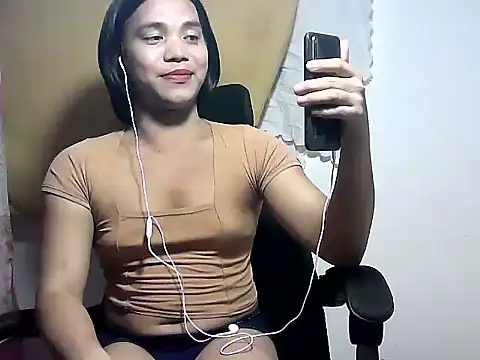 Snapshot of bj_l0ve chatting on August 6, 2026, 1:46 pm bj l0ve online show from August 6, 2026, 1:46 pm