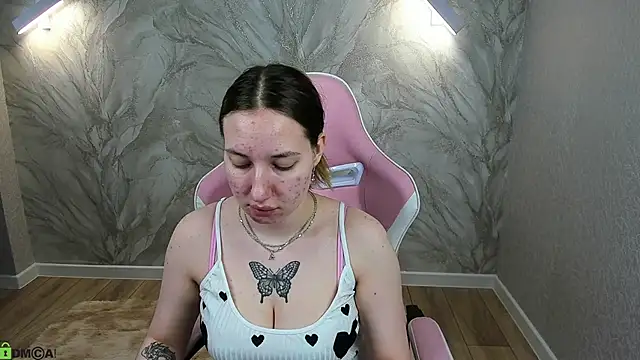 Lilyy Lark online show from May 22, 2026, 12:51 am