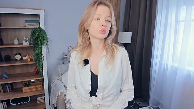 katemossse online show from May 8, 2026, 7:36 am
