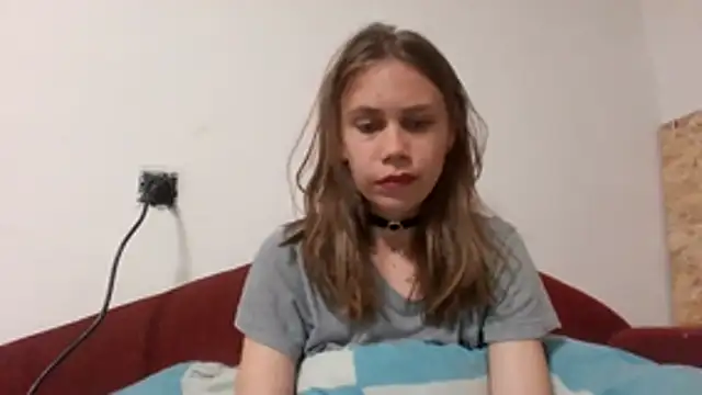 Lisahoppii online show from May 10, 2026, 5:18 pm