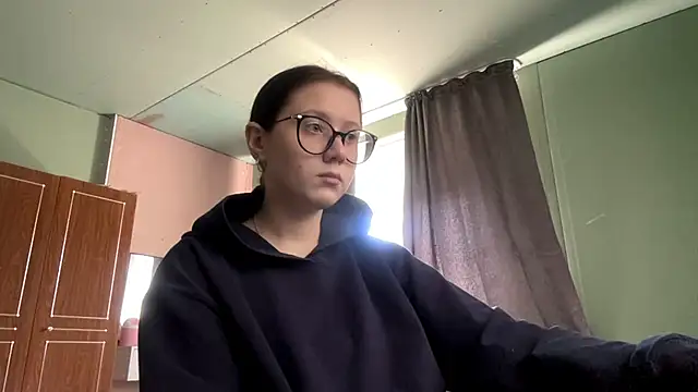 AdelleBaggenstoss online show from May 2, 2026, 9:58 am