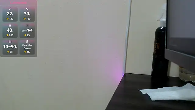 Snapshot of LUCYXS1 chatting on June 17, 2026, 12:18 pm LUCYXS1 online show from June 17, 2026, 12:18 pm